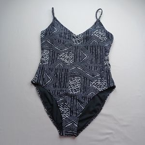 O'Rageous Women’s one piece‎ swimsuit size XL